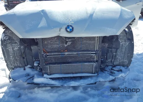 2015 BMW X1 xDrive28I z USA, uszkodzony, nr VIN WBAVL1C56FVY34938